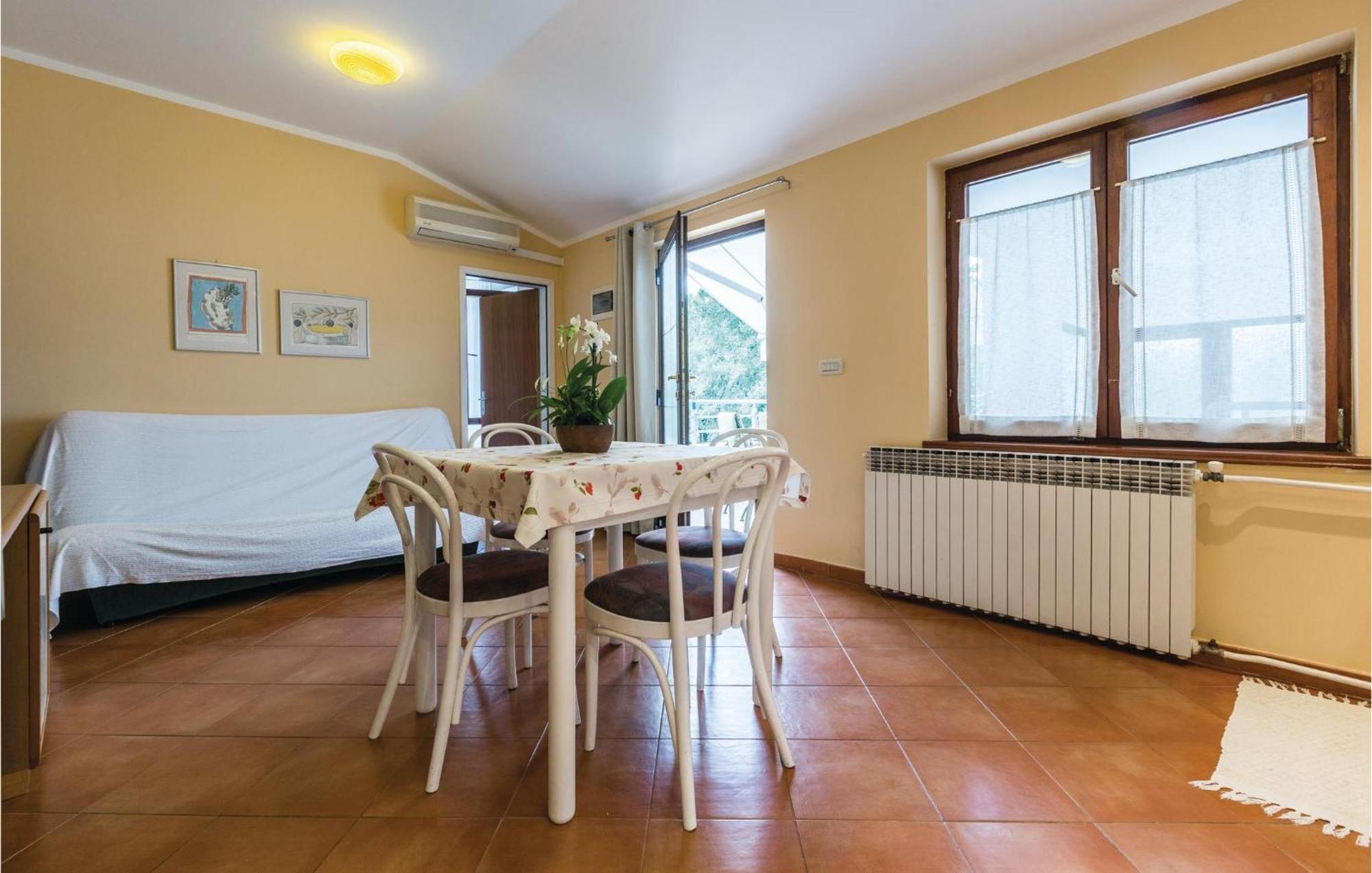 Gorgeous Apartment In Porec With Kitchen Exterior photo