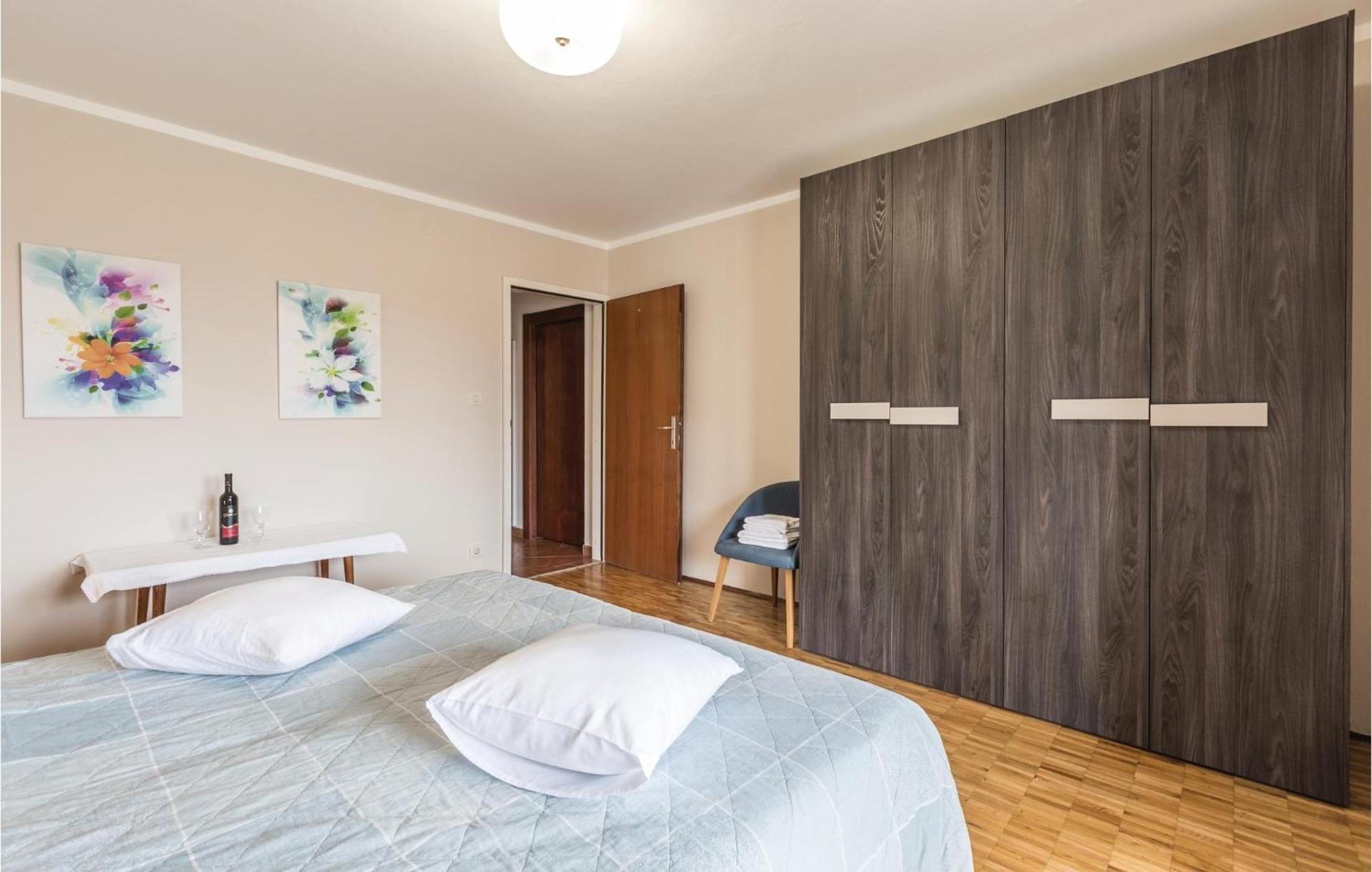 Gorgeous Apartment In Porec With Kitchen Exterior photo